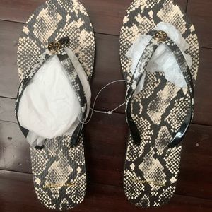 Tory Burch snake skin flip flops size 9 NIB